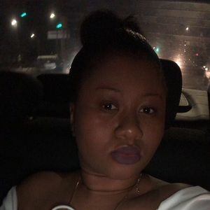 Meet your Posher, Cassandra